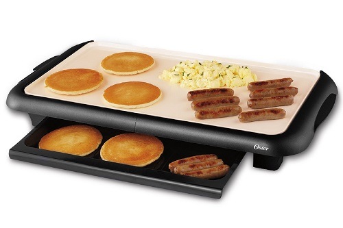 The Oster CKSTGRFM18W-ECO DuraCeramic Griddle With Warming Tray