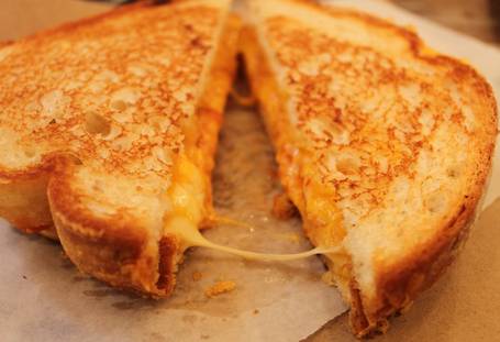 Electric-Griddle-Dinner-Recipes-Grilled-Cheese-Sandwich-topelectricgriddle.com