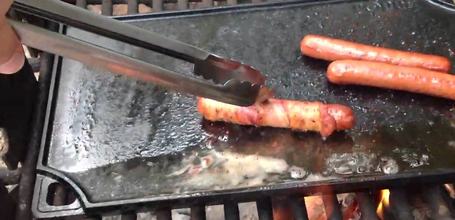 griddle-temperature-for-hot-dogs-topelectricgriddles.com