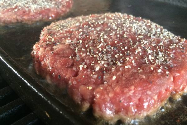 Cooking-Burgers-on-a-griddle
