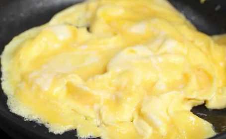 How-do-you-make-scrambled-eggs-creamy
