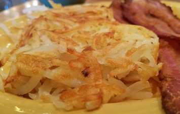 hash-browns-on-a-griddle