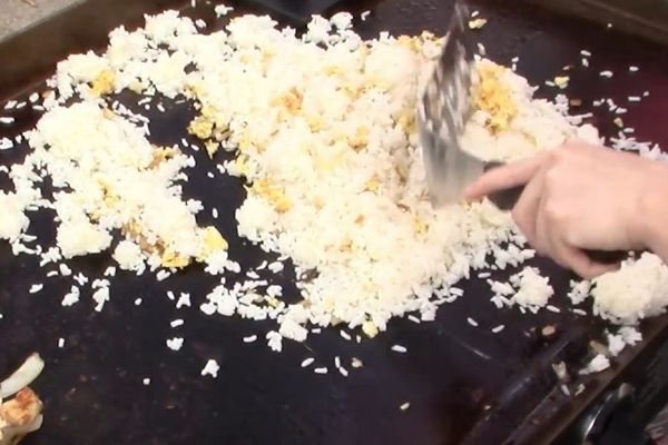 Cooking-Fried-Rice-on-a-Griddle
